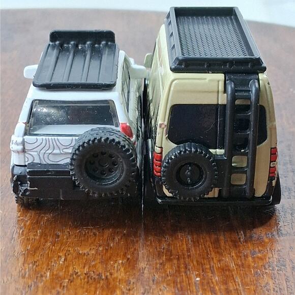 HOT WHEELS Premium Set of 2 Diecast Cars Mercedes Sprinter + Toyota Land Cruiser - Picture 6 of 11